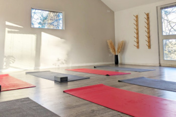 Chirk Yogalates 9.30am & Relaxing Yoga 7pm