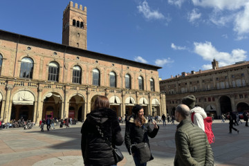 Bologna Small Group Walking Tour with Archiginnasio
