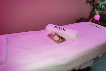 Body stretching + Payot body care