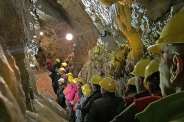TOUR IN THE KARSTIC CAVE+ARCHAEOLOGICAL MUSEUM+ APUANGEOLAB (PROTEUS)