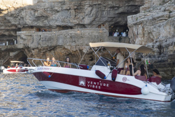 Exclusive Boat Party Experience