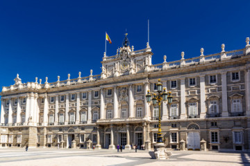 Royal Palace by Yourself: Ticket with Audioguide