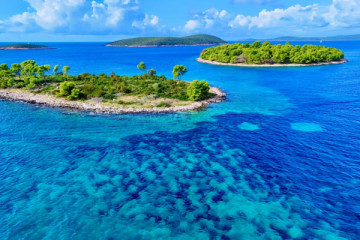 GYG|Fortsail Blue Cave & 5Islands Snorkeling Cruise