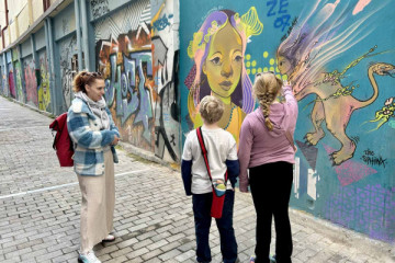 Family street art experience