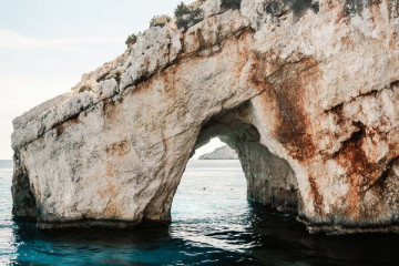 Zakynthos: Half Day tour of Shipwreck Blue Caves & Xigia