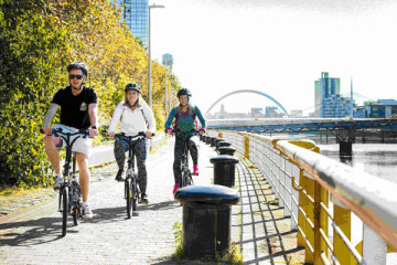 Our Glasgow Ebike and Distillery Tour takes you on a pedal through Glasgow's fantastic cycling network