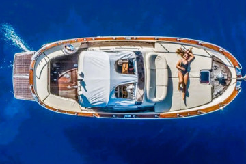 Aprea 750 Gozzo Tour – Capri and Amalfi Coast (6people)