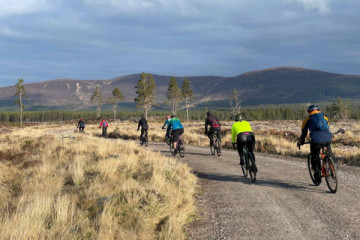 Big views, fresh air, and wide gravel tracks – classic Cairngorms riding!