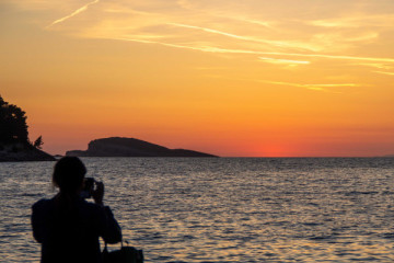 Sunset Cruise with food/drinks - from Cavtat - GYG