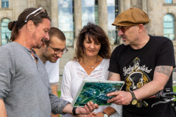 Berlin: E-Bike Tour of the Berlin Wall and Mitte Highlights