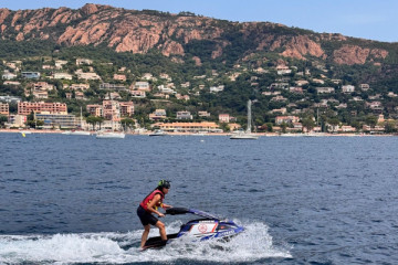 Unique Experience: Arm-Controlled Jet Skiing in Agay