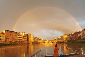 Florence: Arno River Cruise with Aperitivo