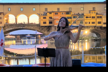 Florence: Arno River Cruise with Live Concert
