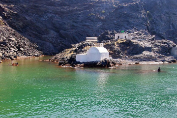Santorini Volcano & Hot Springs Tour (3 Hours)