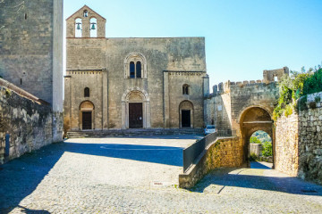 Civitavecchia Port: Tarquinia and Etruscan Ancient City Tour