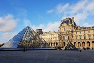 Louvre Museum Guided Tour