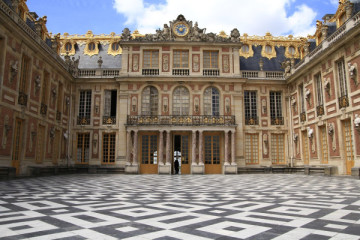 Guided Tour of the Palace of Versailles with Ticket Included