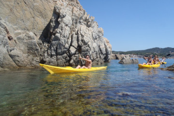 PRIVATE TOUR - Costa Brava Kayaking, Snorkeling & Medieval Culinary Experience