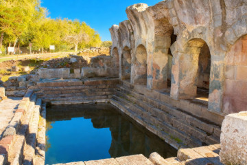 Cagliari: Tharros, San Salvatore, and Forum Traiani Tour