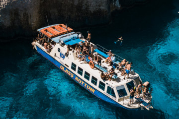 Zakynthos Boat Tour: Shipwreck (Navagio) & Blue Caves