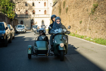 90-MINUTE VESPA SIDECAR TOUR