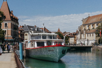 Annecy canals old town