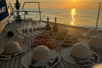 Bachelorette party on Sailing boat