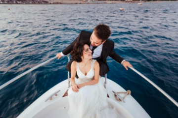 WEDDING ON A BOAT