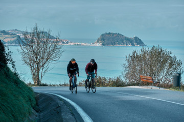 VAN SUPPORTED ROAD BIKE TOUR