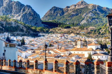 Day Trip to the White Villages and Ronda from Seville (CAT)