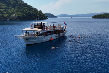 ELAPHITE ISLANDS CRUISE