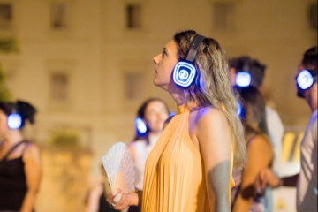 Palermo Noir: Immersive 3DAudio Walking Tour & Boat Aperitif