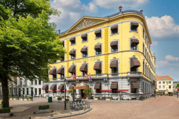 City Walk + High Tea Des Indes