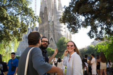 Sagrada Familia Surroundings + Sweet Tasting