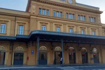 Transfer Modena Train station