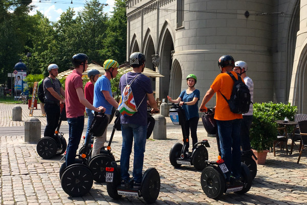 Tour stop at the Nauen Gate