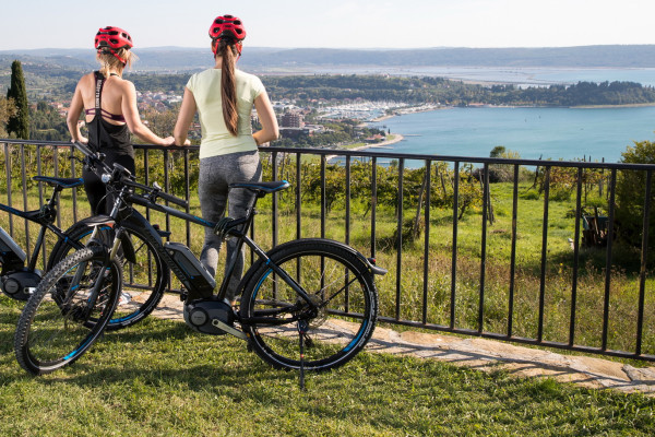 Izola electric biking
