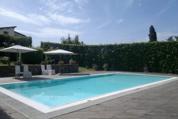 Piazzole tuscan villa swim pool wine
