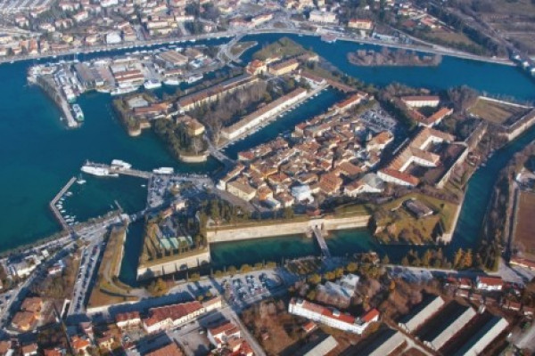 Tour  in Peschiera and surroundings