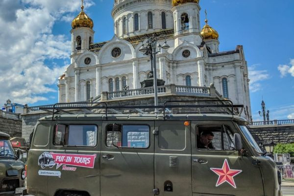 City tour in a soviet van, Moscow