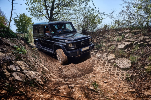 Theoretical/practical introduction to the basics of Off-Road driving with experienced instructors