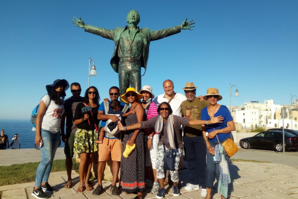 Domenico Mondugno Statue