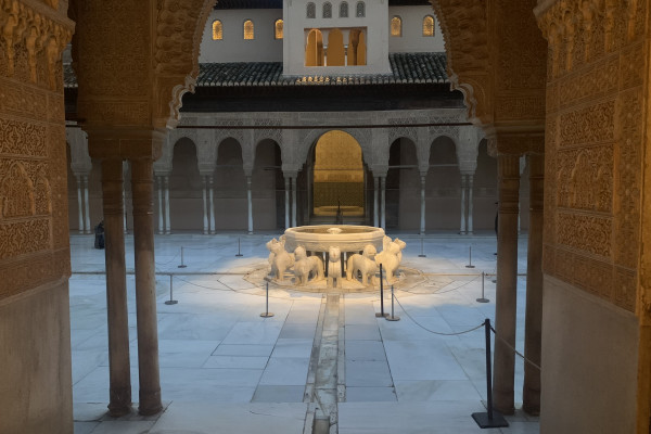 Alhambra - Nasrid Palaces at night