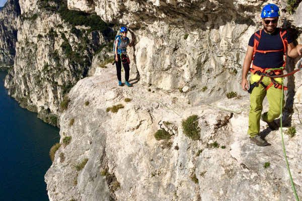 Via Massimiliano Torti, Contrabbandieri, Tracciolino, Balconi sul Garda