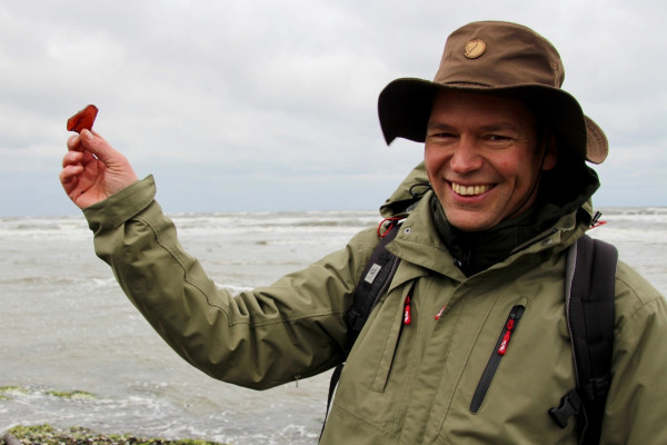 Nature Guide Martin shows you how to find amber