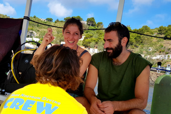 Your PADI Instructor will introduce you to the basic skills to breath safely underwater. 