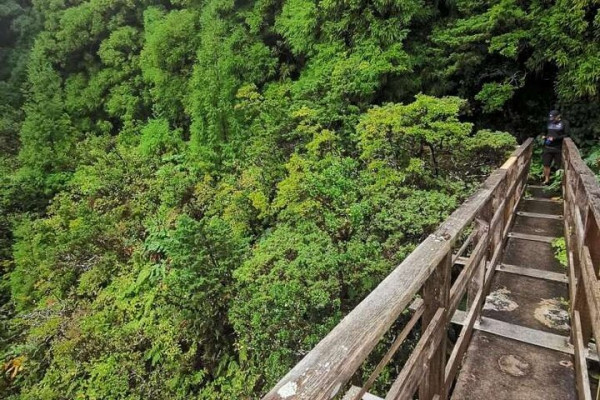 Crossing bridges