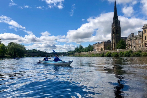 Visiting old Scottish capital by kayak - Outdoor Explore - Perth City, Scotland