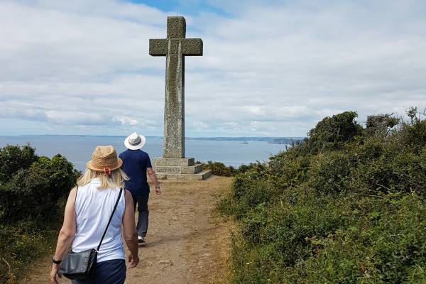 Daymarker on Dodman Point and stunning view towards the Lizard