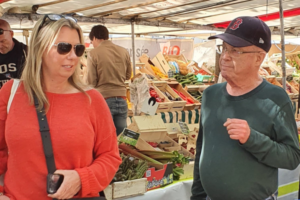 Eliot and Jean talking about artichokes 